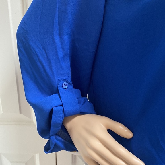Covington Womens 1X Blue Button Front Blouse. Blue color. Long Sleeve or rolled. - Picture 5 of 12